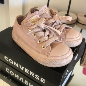 Beige/pink and gold toddler converse SIZE:5